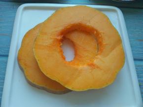 南瓜切一厘米厚的片