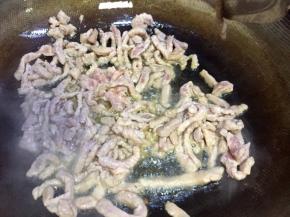 八层热下肉丝迅速炒散