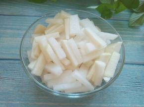 白萝卜切条