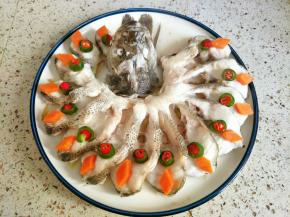 倒掉一些蒸出来的水分