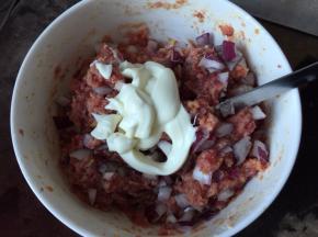 加入沙拉酱搅拌均匀