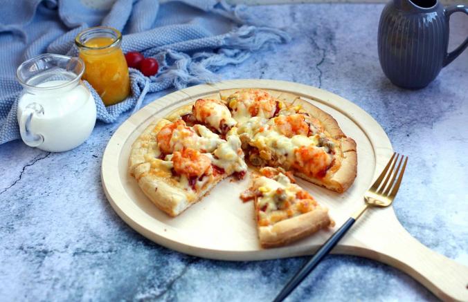 鲜虾黑胡椒牛肉粒培根披萨