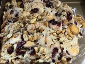 趁热压紧、擀平。