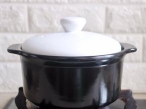 加盖小火煮约30分钟