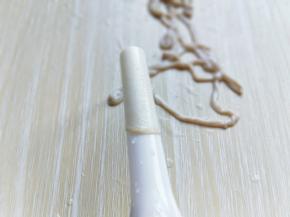 将肠衣套再出肉口处。