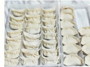 依次包完的水饺。