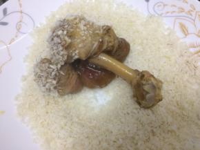 然后再放到面包糠中都均匀的沾满面包糠
