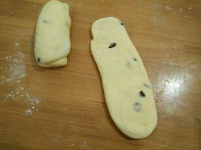 重新擀成长舌状。