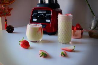 将打好的两种果汁稍微搅拌一下，颜色很漂亮、味道也很好哦，酸甜不涩。