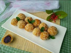 炸到丸子金黄即可出锅。