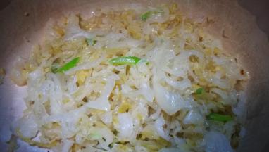 从爆香 炒制酸菜