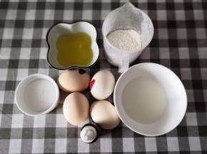 准备好所有材料，蛋黄蛋白分离，蛋白放冰箱冷藏备用