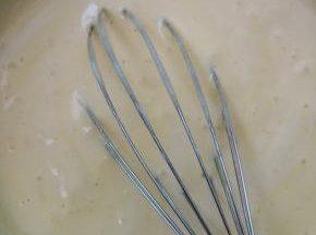 用手抽搅拌均匀