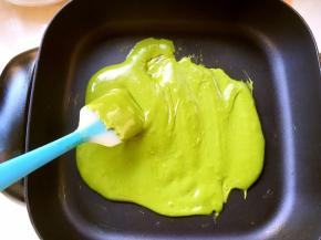 用刮棒翻炒均匀，无奶粉颗粒