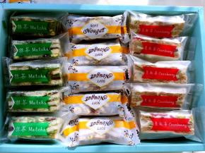 装入包装袋，封号封口，再装入礼品盒包装好