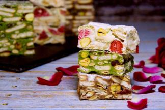 三种口味搭配在一起，可以满足不同口味的需求，也是新年必备的礼品