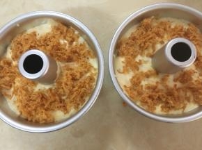 撒上剩余肉松，喜欢肉松的可以在表面多加一点