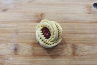 卷好后是如图形状的花苞