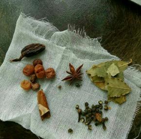 先准备好调料包。