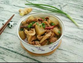 趁热撒点葱花。