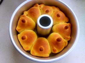 烤箱预热上下火180度，烤20-22分钟（入烤箱时喷点水）