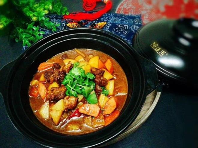 牛腩炖土豆