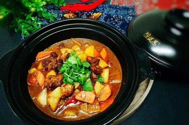 牛腩炖土豆