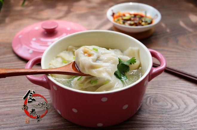 酸菜鲜肉饺子