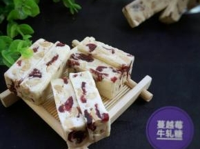 包上糯米纸和糖纸就可以了！
