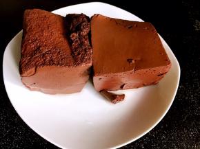 猪血洗净，沥水