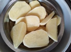放锅里蒸熟