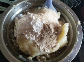 加入所有粉和调料