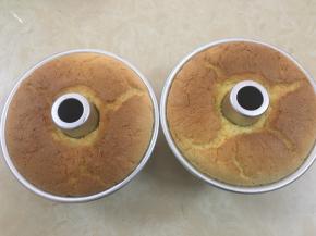 出炉轻震2、3下，倒扣2小时放凉