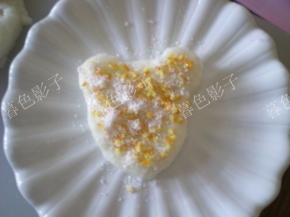 撒上橘子糖，椰蓉