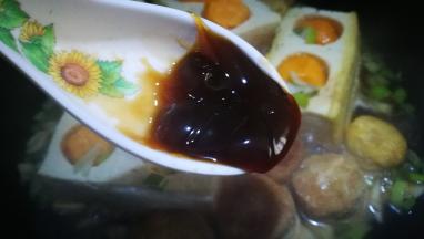 加入蚝油 添适量清水煮炖