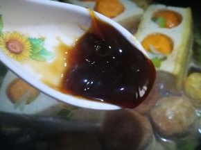 加入蚝油 添适量清水煮炖