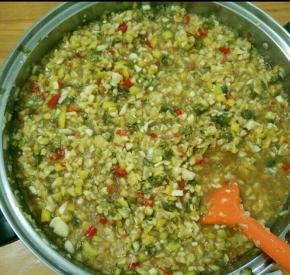 混合均匀后，装到玻璃罐子里并密封好。