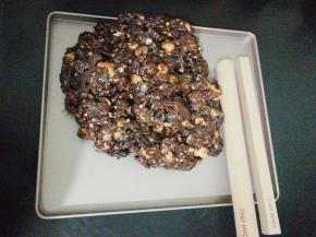 千丝万缕的缠绕，把小葫芦饼干包裹进去