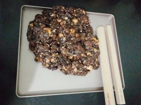 千丝万缕的缠绕，把小葫芦饼干包裹进去