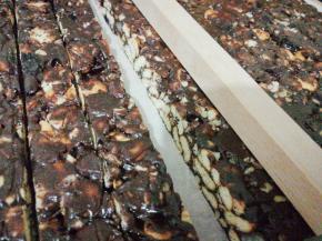 切割时候你会看到漂亮的切面就是雪花酥的效果