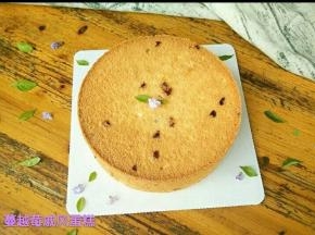 放到预热好的烤箱上管120度，下管110度烤60分钟左右，出炉倒扣凉凉。