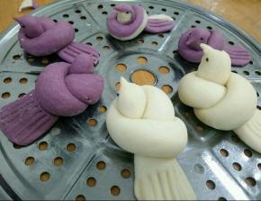 做好饧半个小时，入锅蒸15分钟焖五分钟。