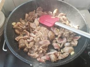 大火炒匀。
