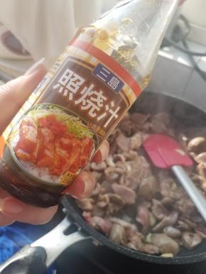 加入照烧汁。