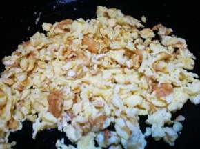 鸡蛋炒熟