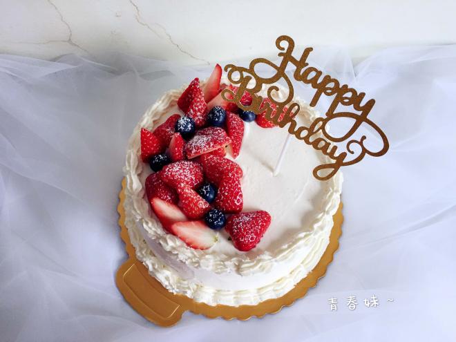 草莓生日蛋糕