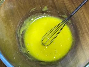 搅至看不见糖粉为止