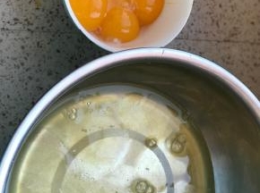 分开蛋黄和蛋白