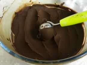 用勺子挖成球