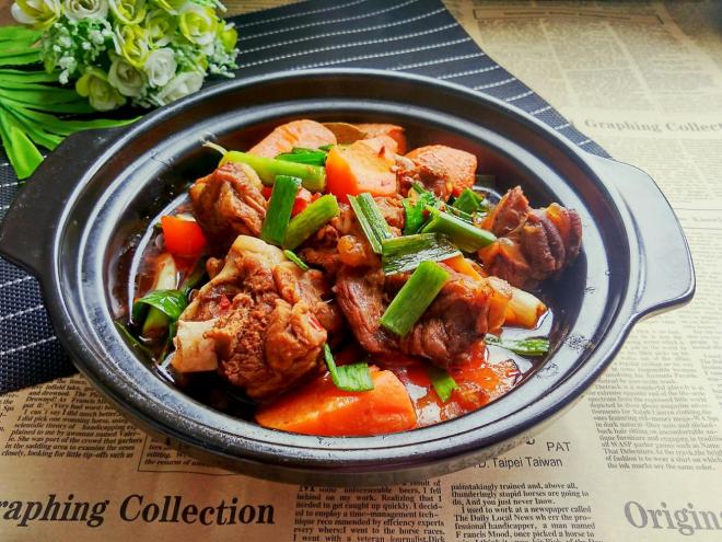 红红火火过大年   胡萝卜炖羊肉